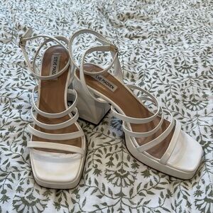 Steve Madden Platform Pumps